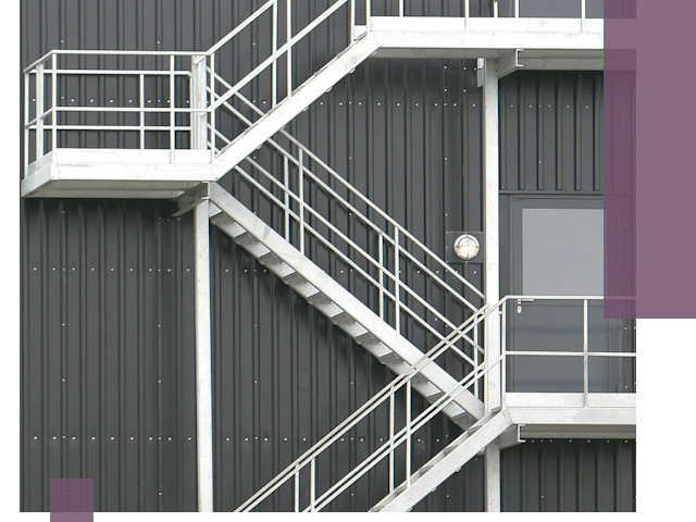 Изготовление и монтаж пожарных лестниц в Хабаровске быстро и надежно