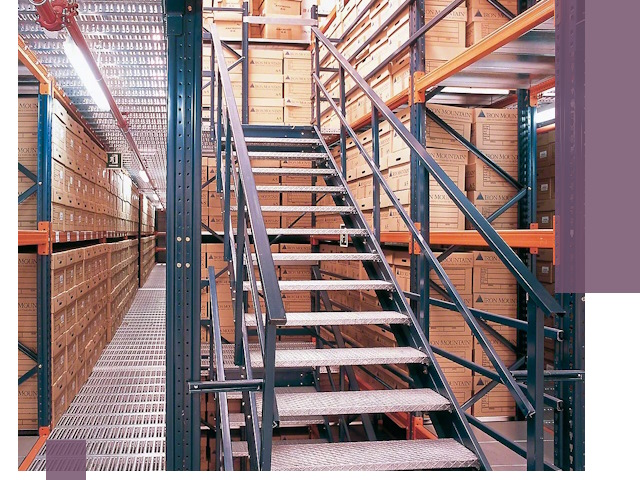 Лестницы складские прочные и безопасные под ключ в Хабаровске