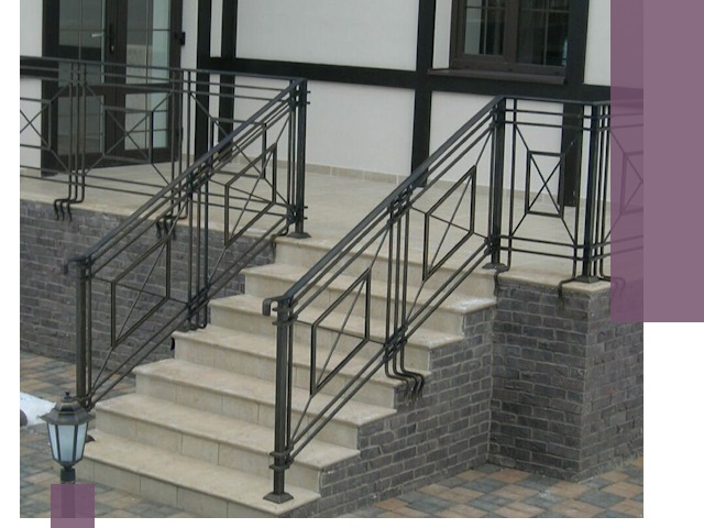 Перила для крыльца в Хабаровске — монтаж, изготовление и установка