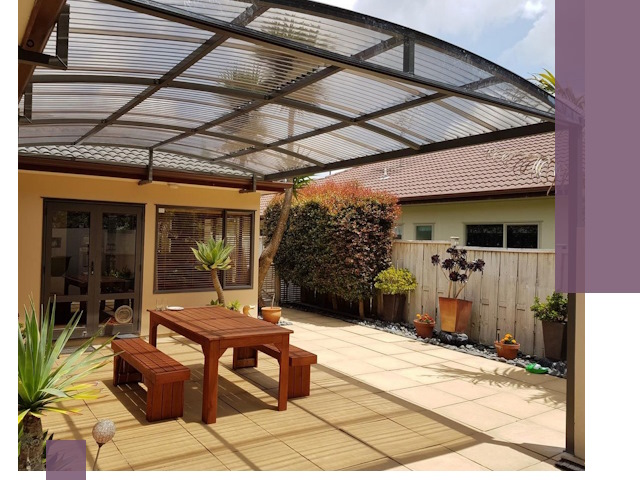 Навесы во двор под ключ в Хабаровске — изготовление и монтаж