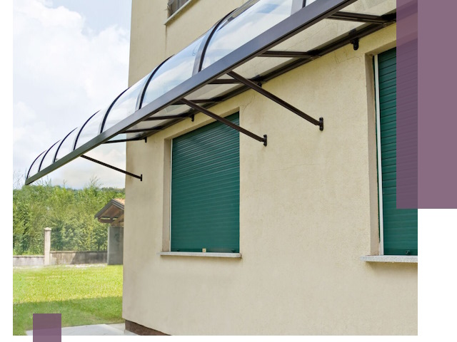 Козырьки над окнами в Хабаровске — изготовление и монтаж по выгоде