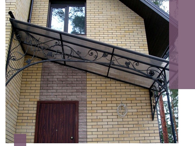 Односкатные козырьки из металла под ключ в Хабаровске